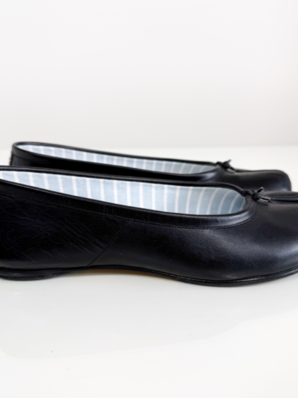 Maison Margiela Black Leather Tabi Flats - Picture 2 of 9